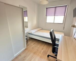 Dormitori de Apartament per a compartir en Castellón de la Plana / Castelló de la Plana amb Moblat, Forn i Microones