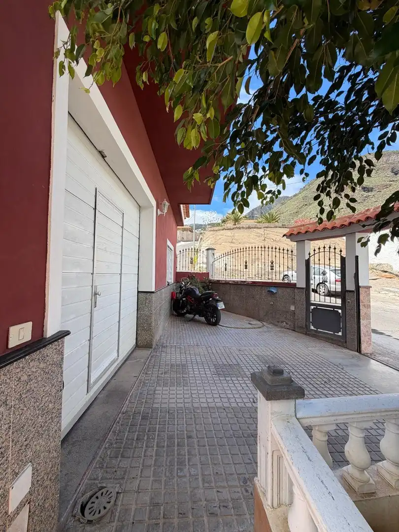 Vista exterior de Casa o xalet en venda en Candelaria amb Jardí privat, Terrassa i Balcó