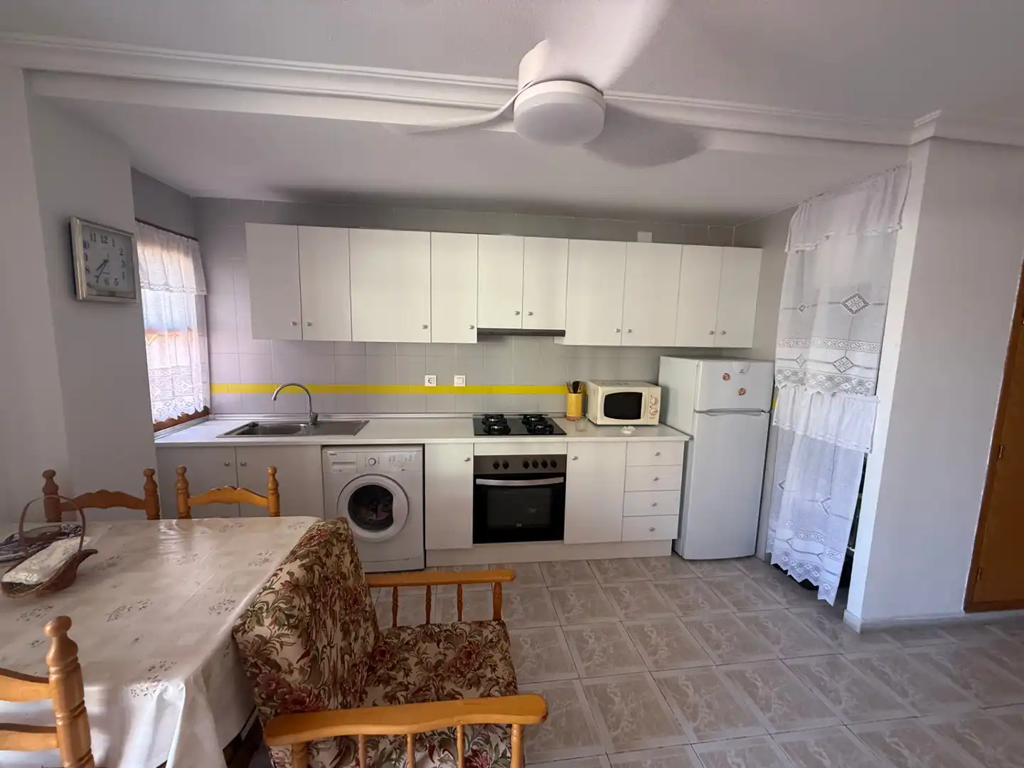 Kitchen of Flat for sale in Torrevieja  with Terrace, Furnished and Oven