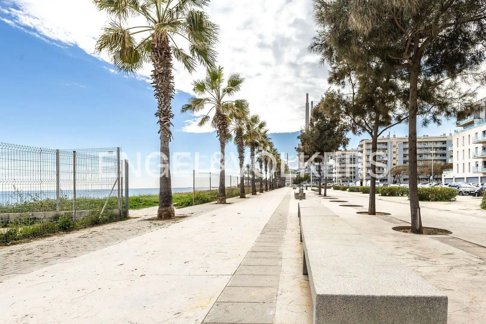 Vista exterior de Piso en venta en Badalona con Aire acondicionado, Calefacción y Terraza