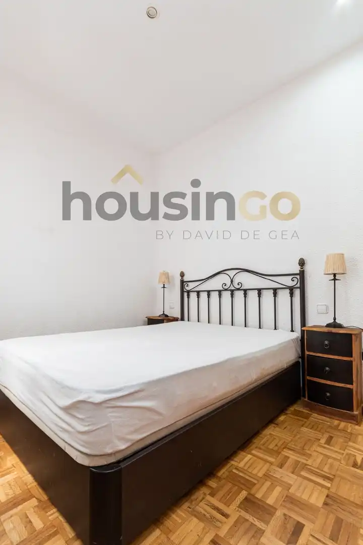 Flat for rent in Madrid  with Heating and Furnished