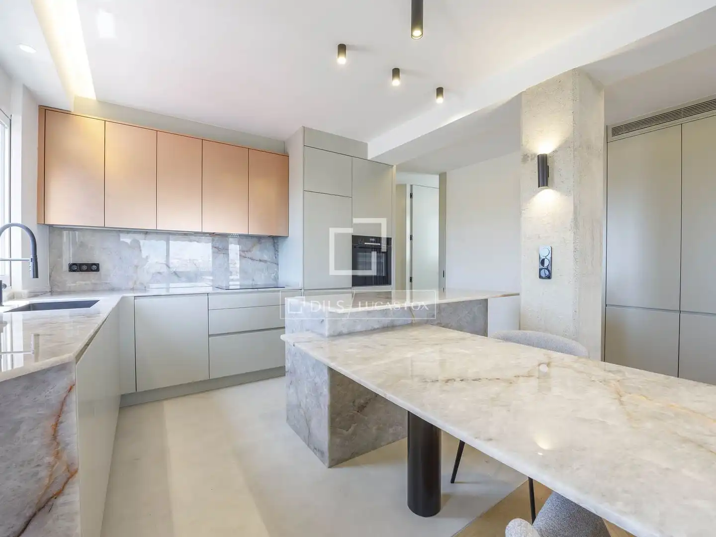 Kitchen of Attic for rent in Valencia  with Air Conditioner, Heating and Parquet flooring