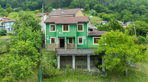 Foto 2 von Haus oder Chalet zum Verkauf in C/ Perabeles S/n, San Martín del Rey Aurelio, Asturias