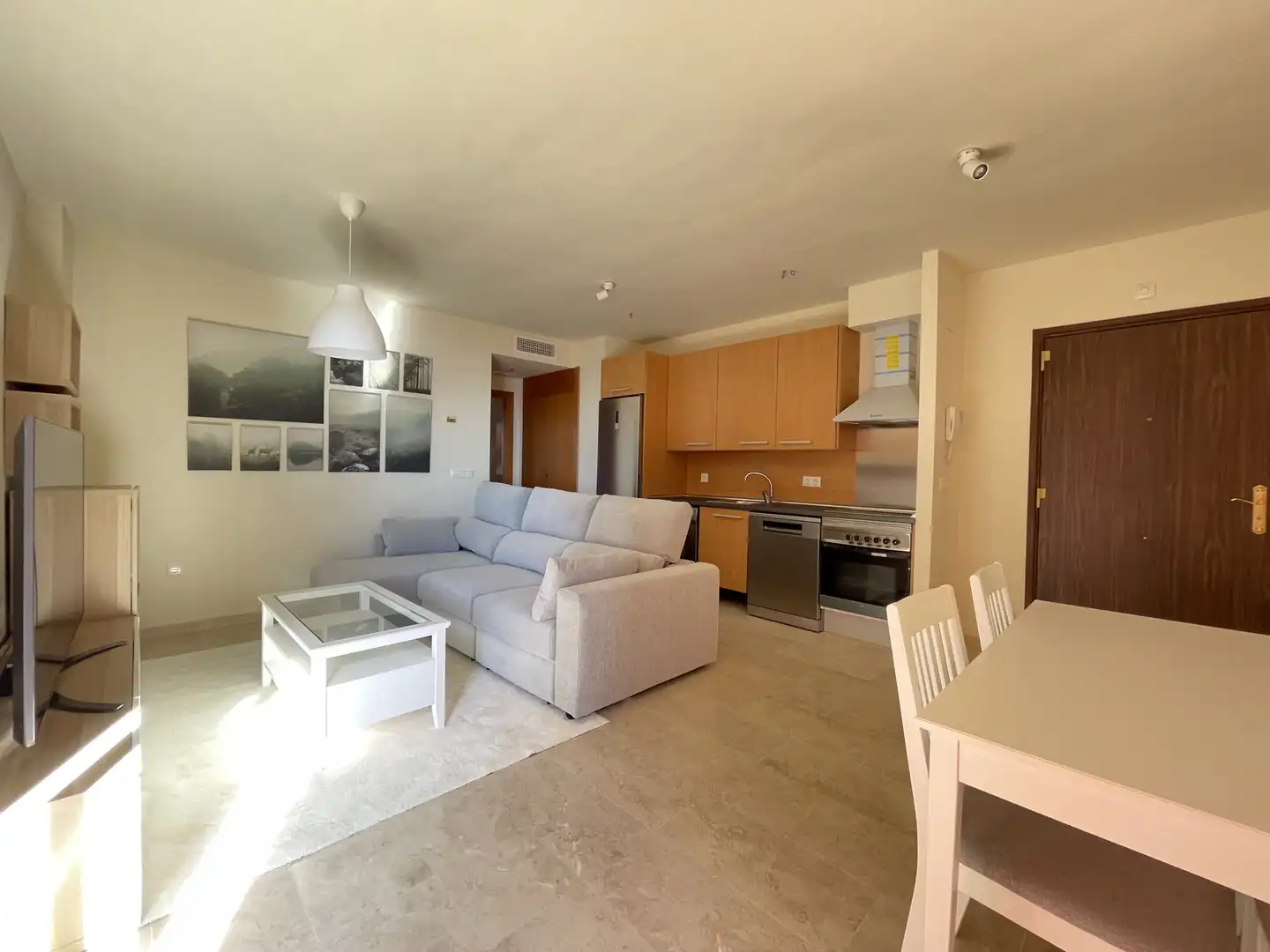Sala d'estar de Apartament en venda en Estepona amb Aire condicionat, Terrassa i Traster