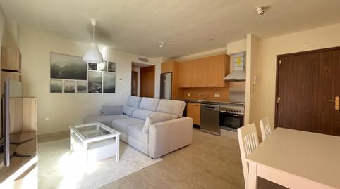 Foto 4 de Apartamento en venta en Puerto de Estepona, Málaga