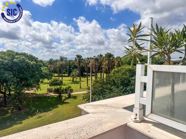 Casa adosada en Venta en Calle ALZIRA , 4 en Ciutat del Transport - La Salera