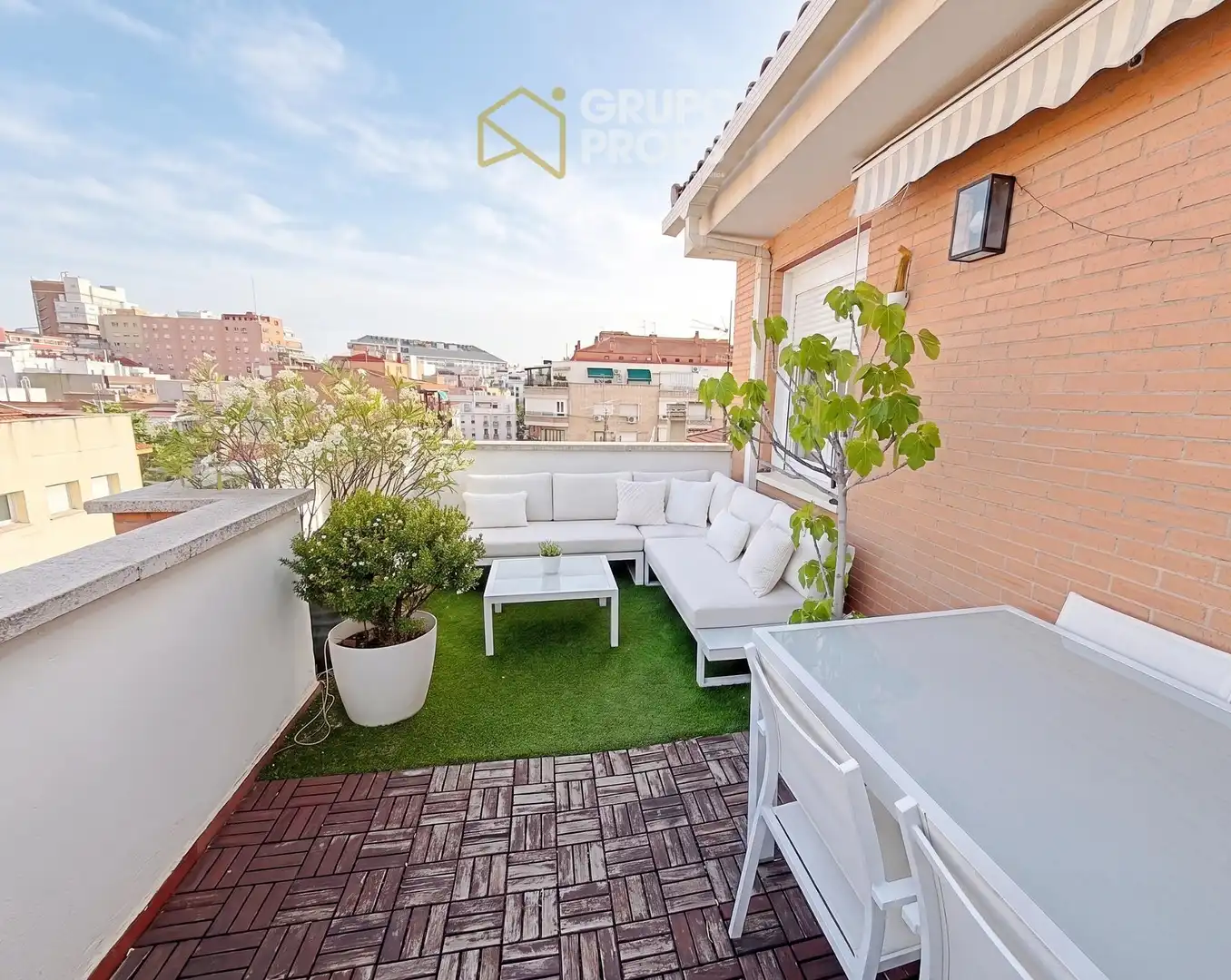 Terrassa de Apartament en venda en Madrid amb Aire condicionat, Calefacció i Terrassa