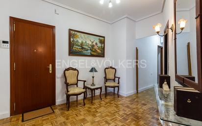 Flat for sale in  Valencia Capital  with Air Conditioner and Balcony