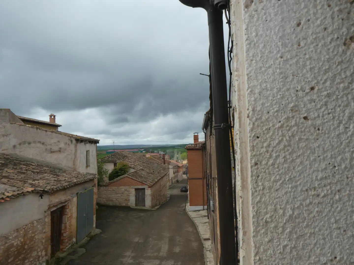 Vista exterior de Casa adosada en venda en Santa María del Campo amb Traster