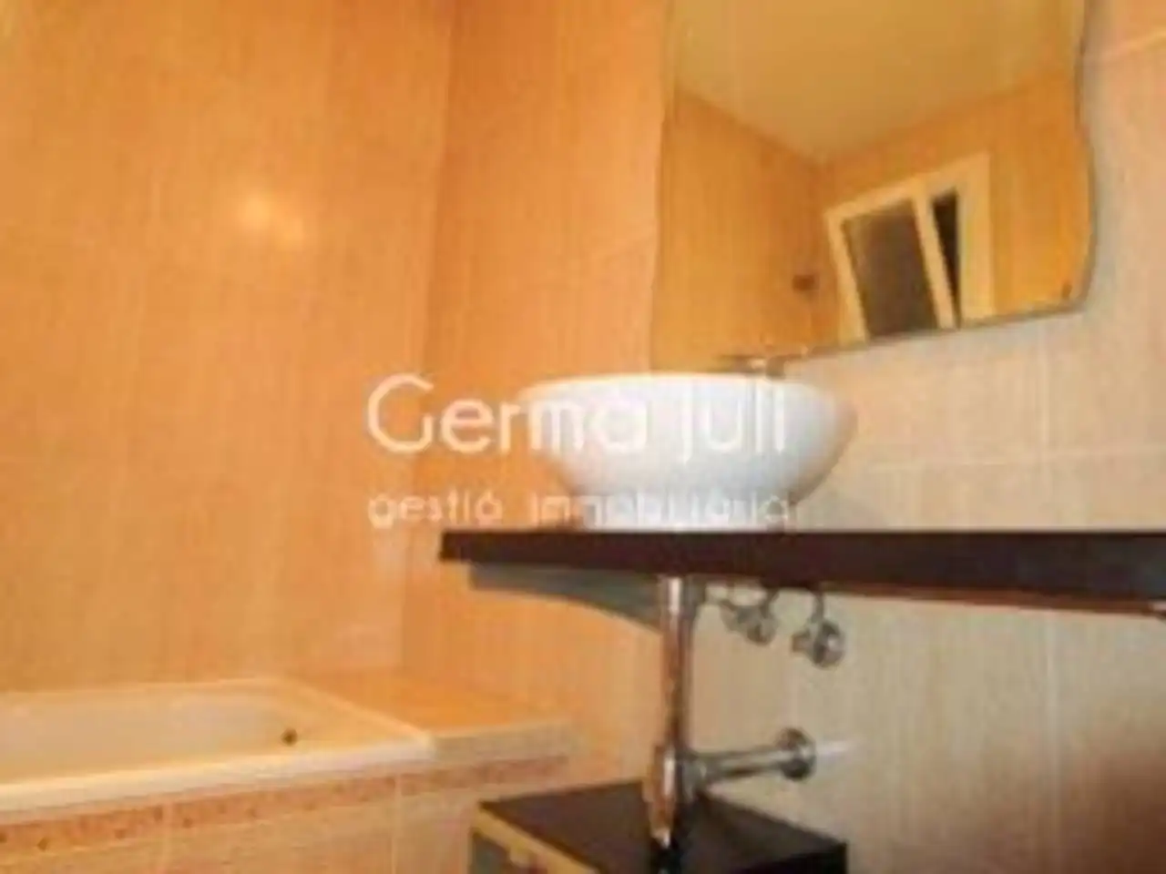 Bathroom of Flat for rent in Badalona  with Heating and Balcony