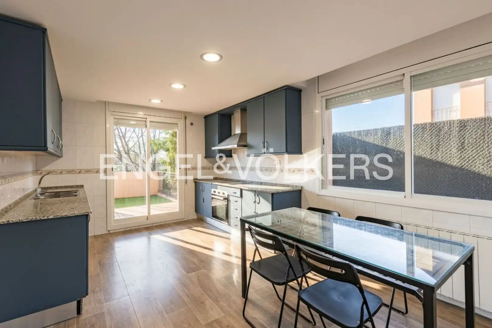 Cocina de Casa o chalet en venta en Vallirana con Calefacción, Jardín privado y Parquet