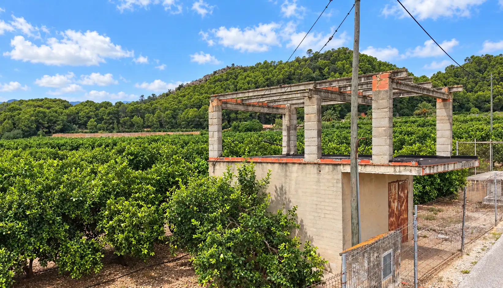 Maison rustique avec jardin à vendre à Plaça de Marxuquera 72
