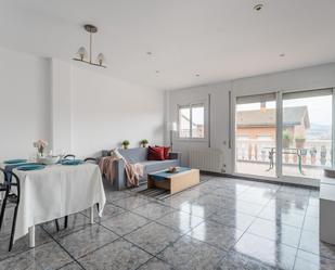 Sala d'estar de Casa adosada en venda en Montmeló amb Calefacció i Terrassa