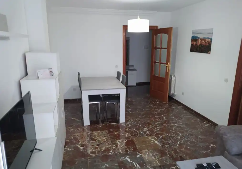 Comedor de Piso para compartir en Granada con Aire acondicionado, Amueblado y Horno