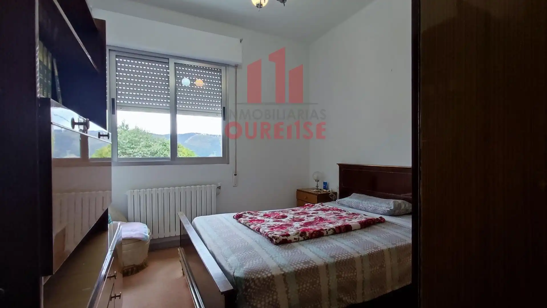 Dormitori de Casa o xalet en venda en Ourense Capital  amb Calefacció i Jardí privat