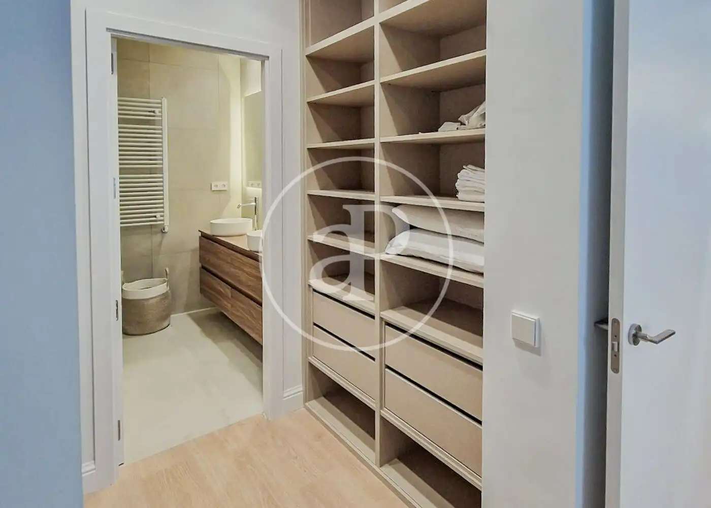 Flat for rent in C. de Moratín, Cortes - Huertas
