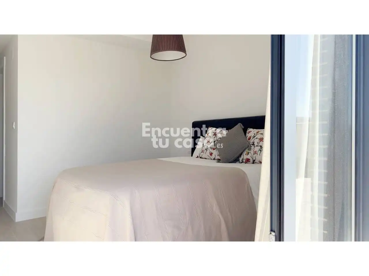 Schlafzimmer von Dachboden zur Miete in Guadalajara mit Klimaanlage, Heizung und Terrasse