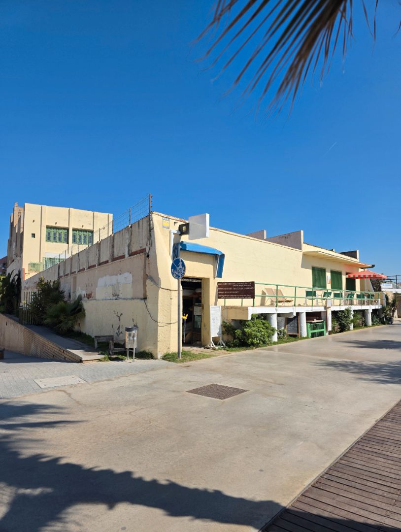 Exterior view of Building for sale in Badalona  with Community pool