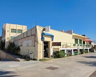 Vista exterior de Edifici en venda en Badalona amb Piscina comunitària
