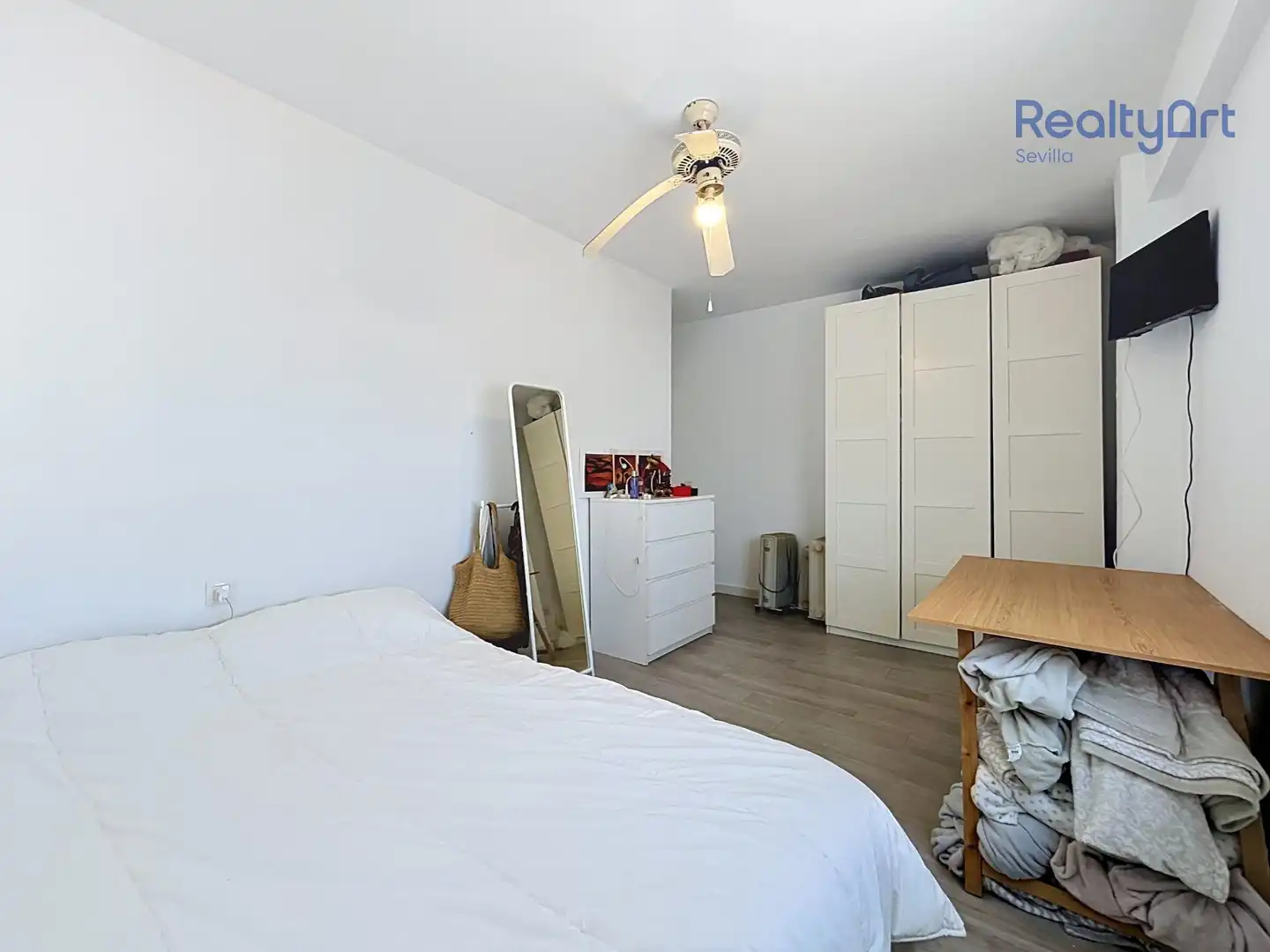 Habitación de Piso en venta en Sevilla con Aire acondicionado, Calefacción y Terraza