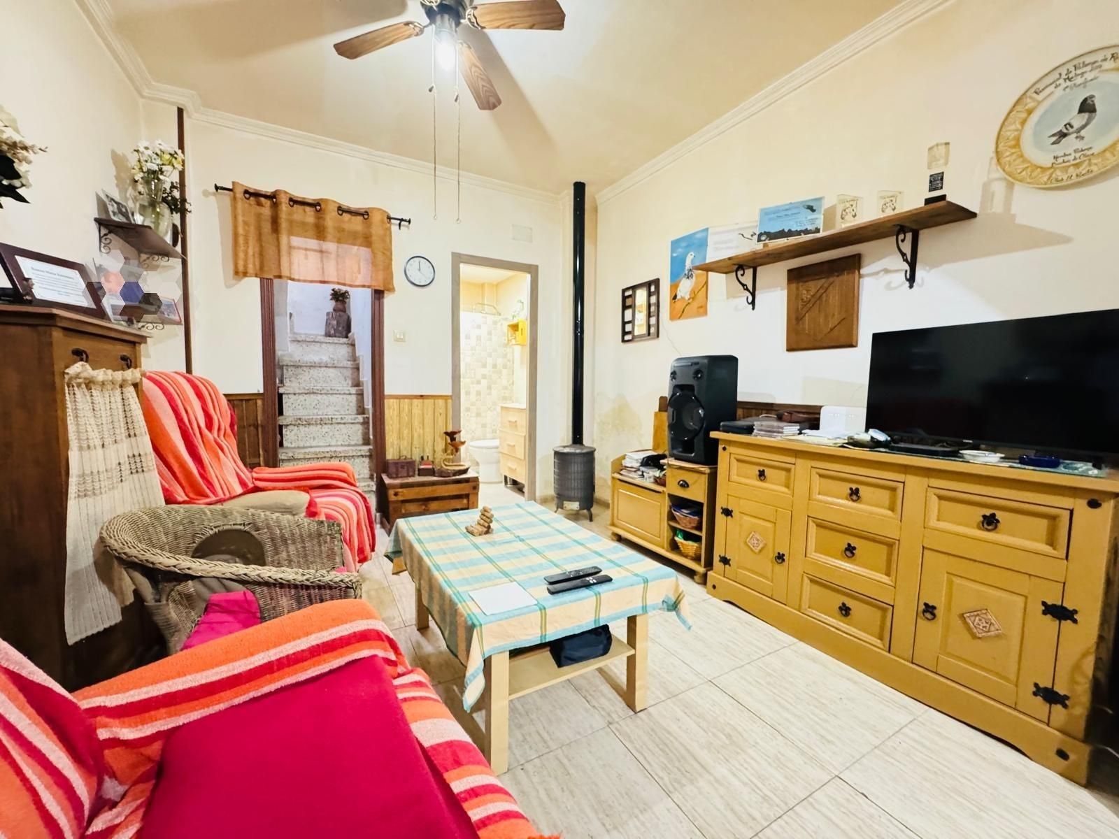 Sala d'estar de Casa adosada en venda en Algeciras amb Terrassa i Traster