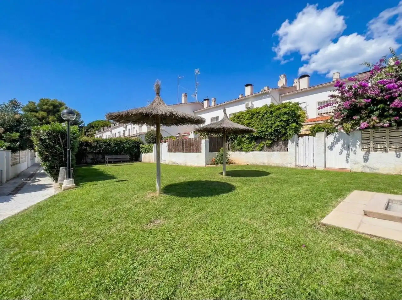 Garden of Detached homes for sale in Castelldefels