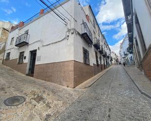 Vista exterior de Casa o xalet en venda en Martos amb Terrassa, Traster i Moblat