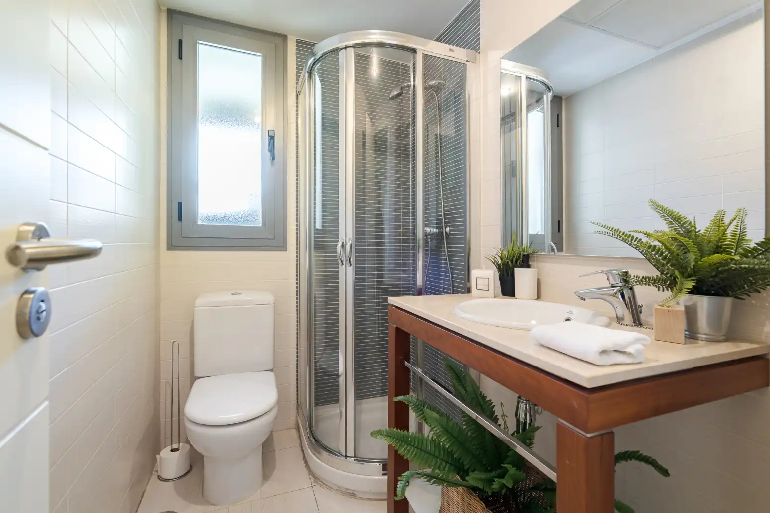 Baño de Piso en venta en Madrid con Aire acondicionado, Calefacción y Jardín privado
