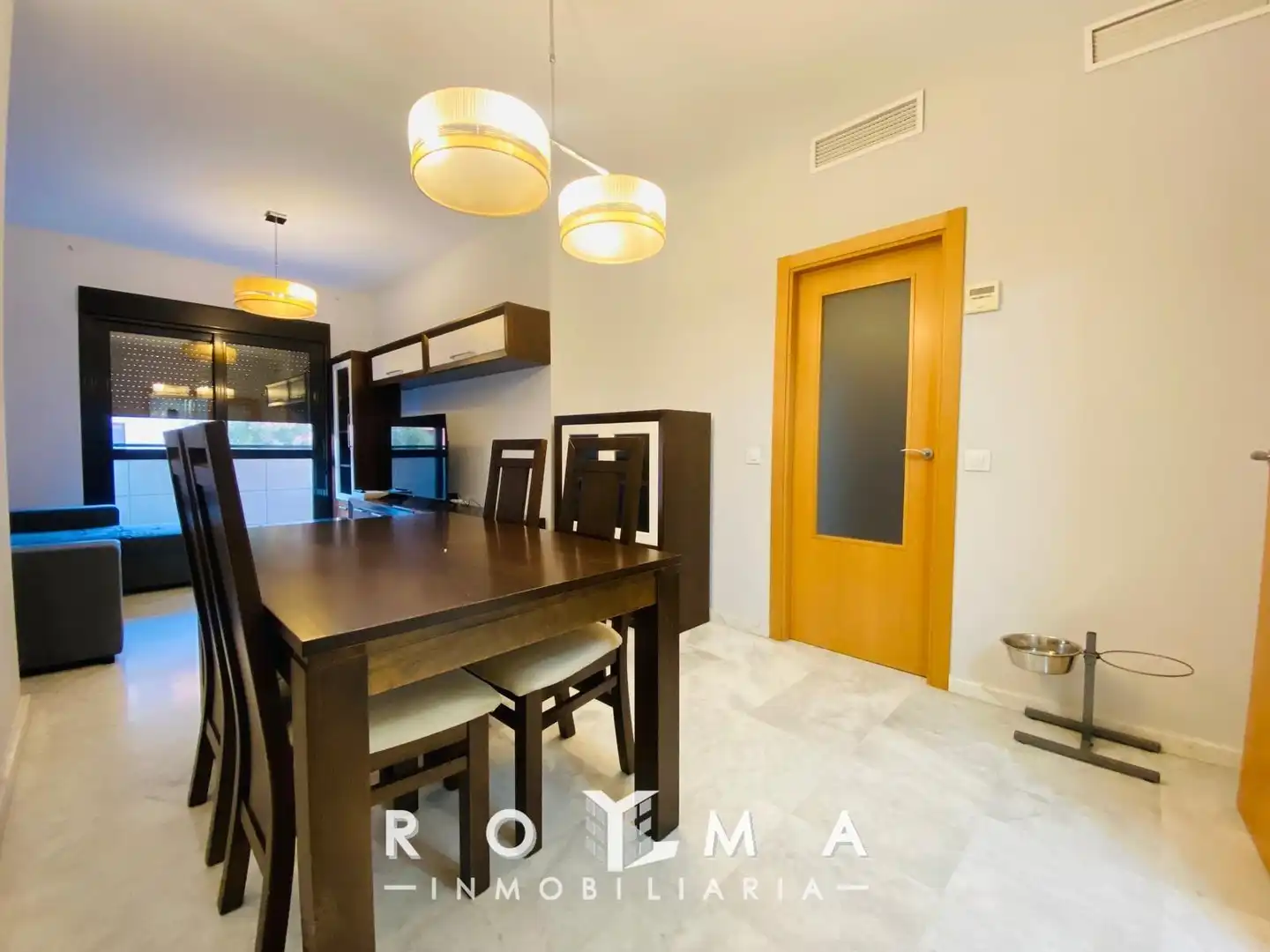 Comedor de Piso de alquiler en Montequinto con Aire acondicionado, Calefacción y Jardín privado