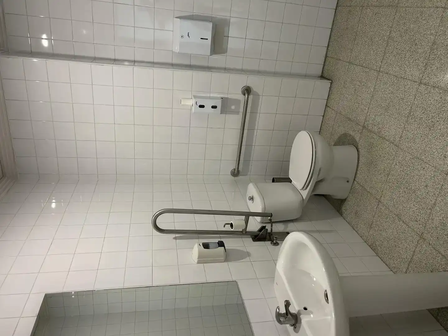 Baño de Local de alquiler en Calasparra con Aire acondicionado