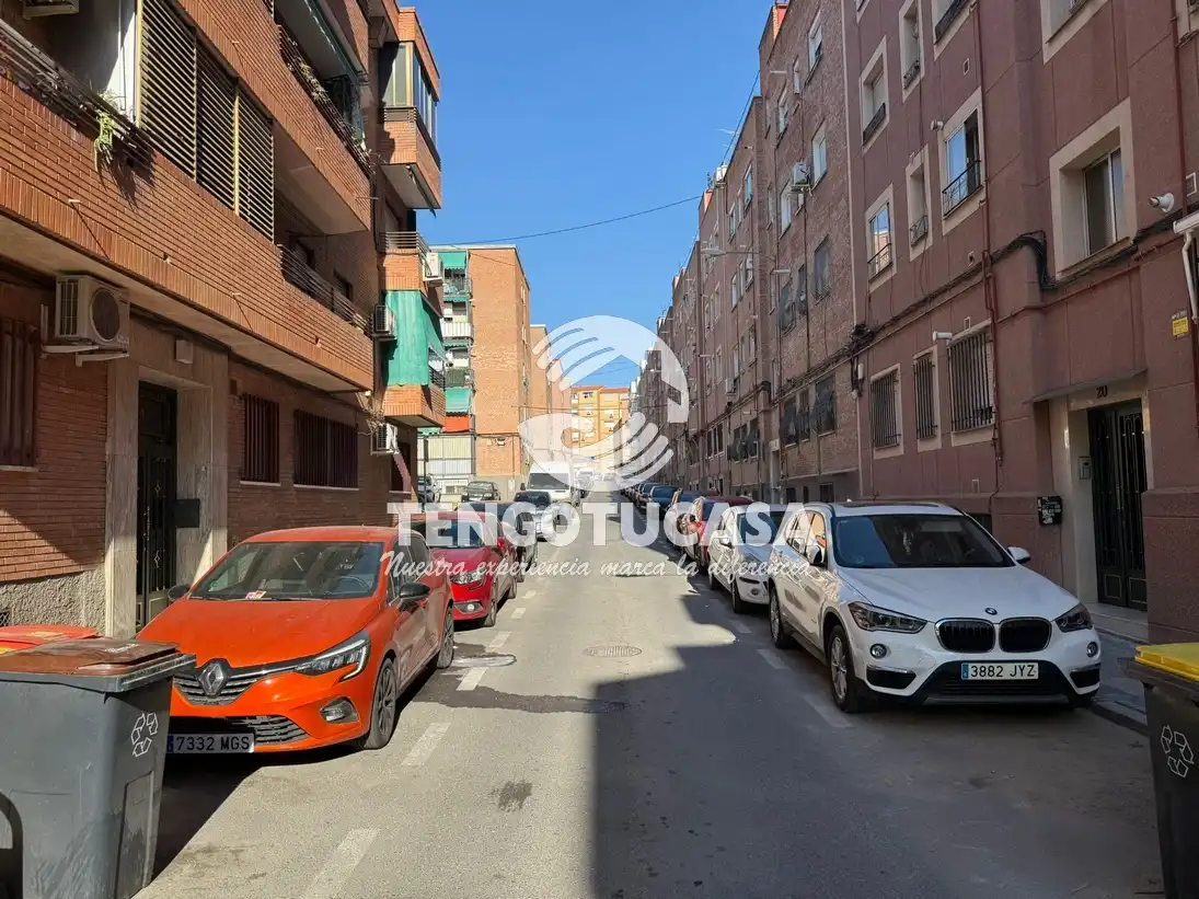 Vista exterior de Garatge en venda en Madrid