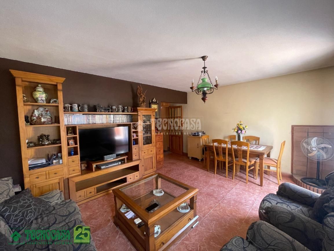 Sala d'estar de Casa adosada en venda en Alcabón amb Aire condicionat i Calefacció