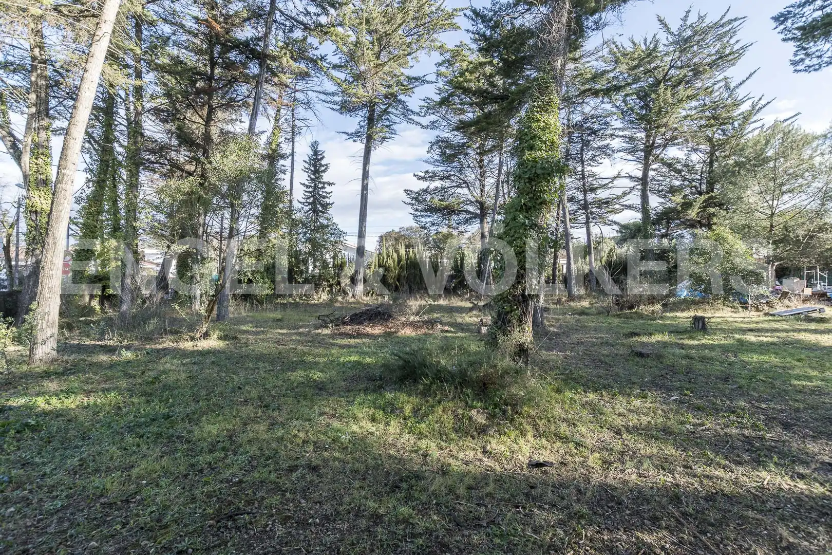 Wohnbaugrundstück zum Verkauf in Begues