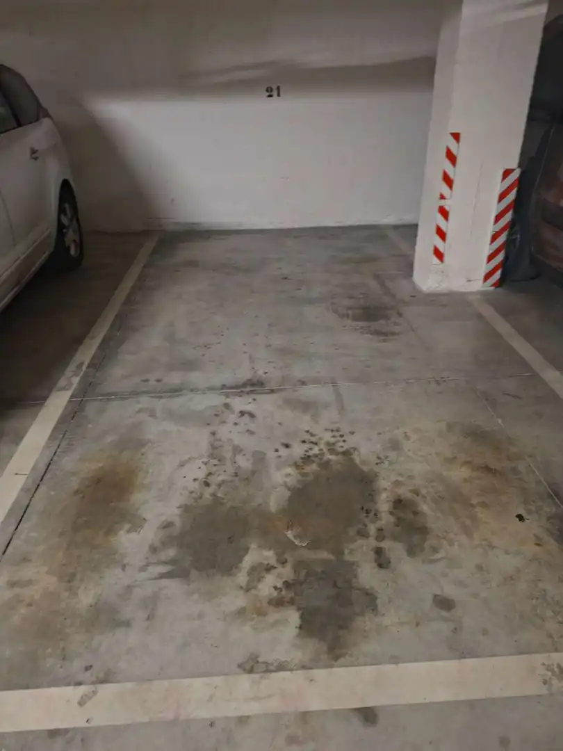 Aparcament de Pis de lloguer en Algarrobo amb Aire condicionat, Terrassa i Piscina