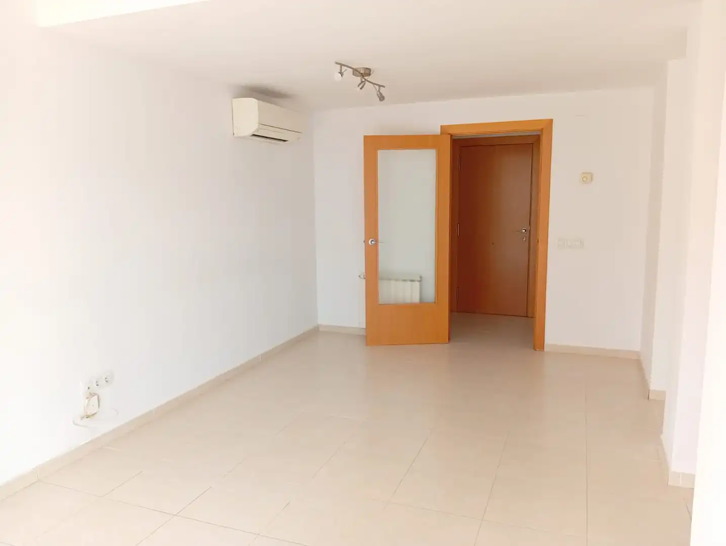 Maisonette zum Verkauf in Vilanova del Vallès mit Klimaanlage, Heizung und Terrasse