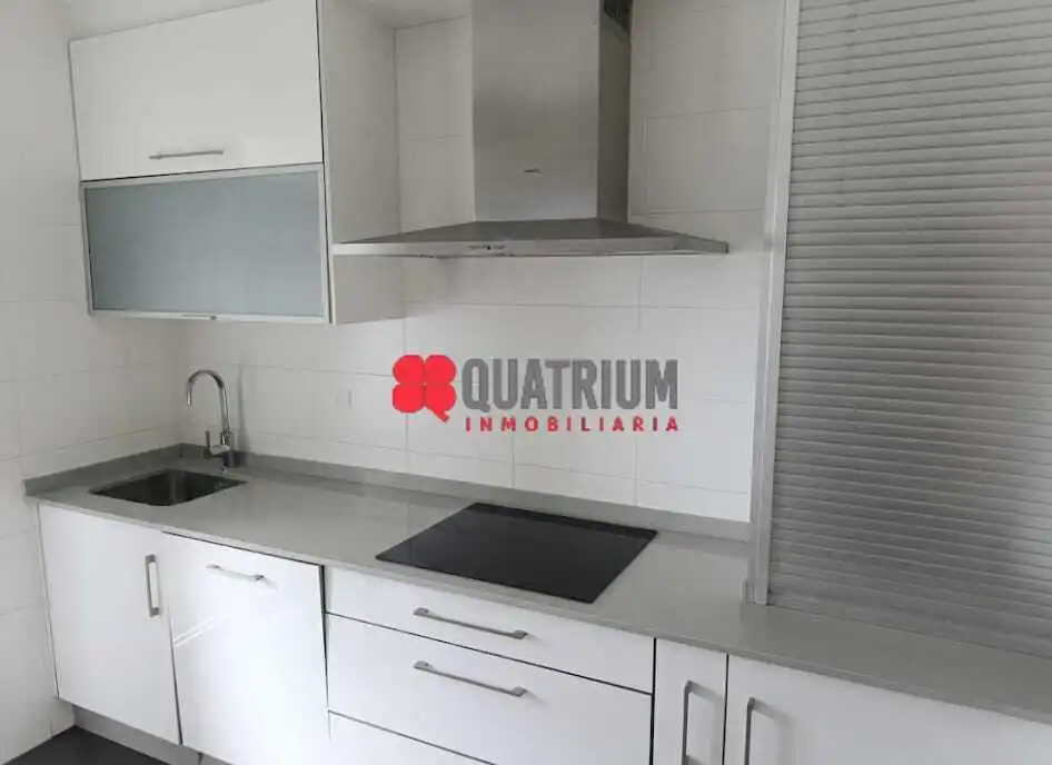 Kitchen of Flat for rent in Santiago de Compostela   with Heating and Furnished