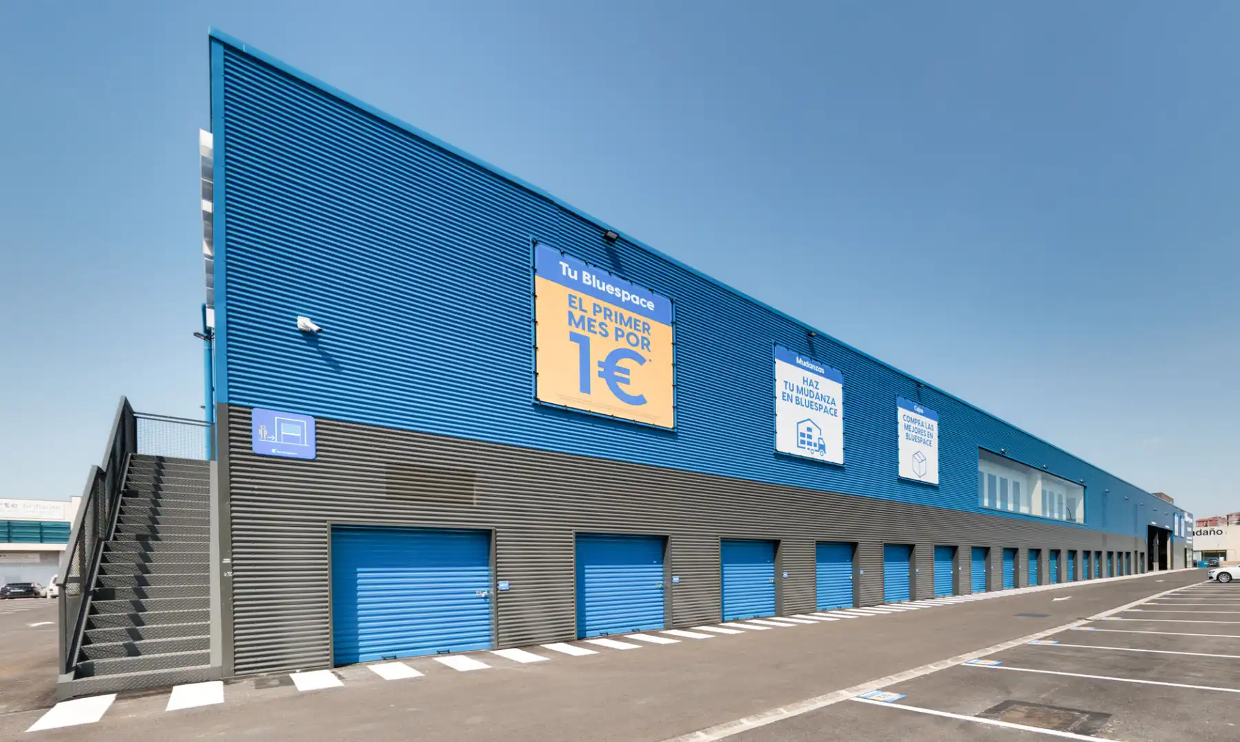 Exterior view of Storage room for rent in Vitoria - Gasteiz  with Alarm
