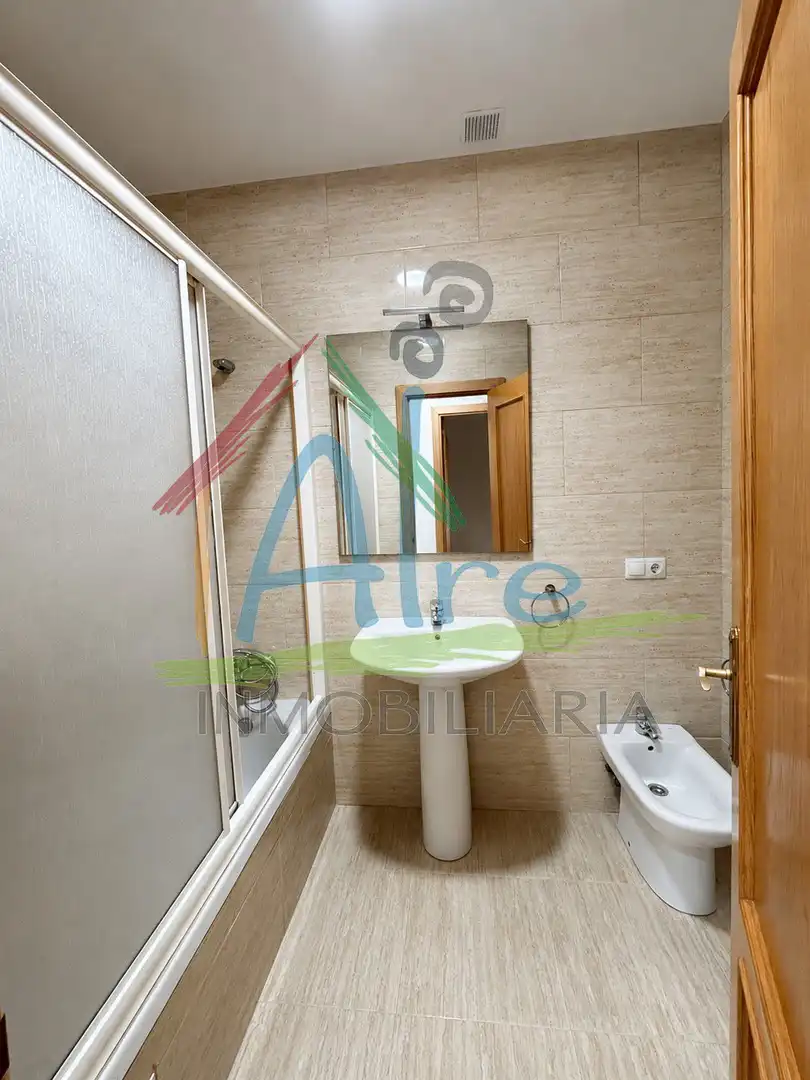 Bathroom of Flat for sale in Lepe  with Air Conditioner, Terrace and Storage room