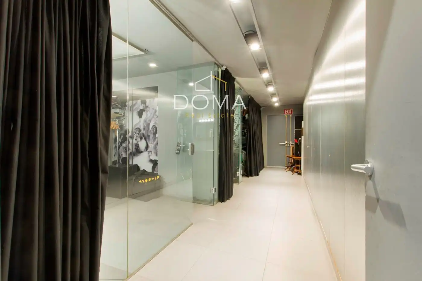 Commercial properties for sale in Barcelona  with Air Conditioner, Terrace and Furnished