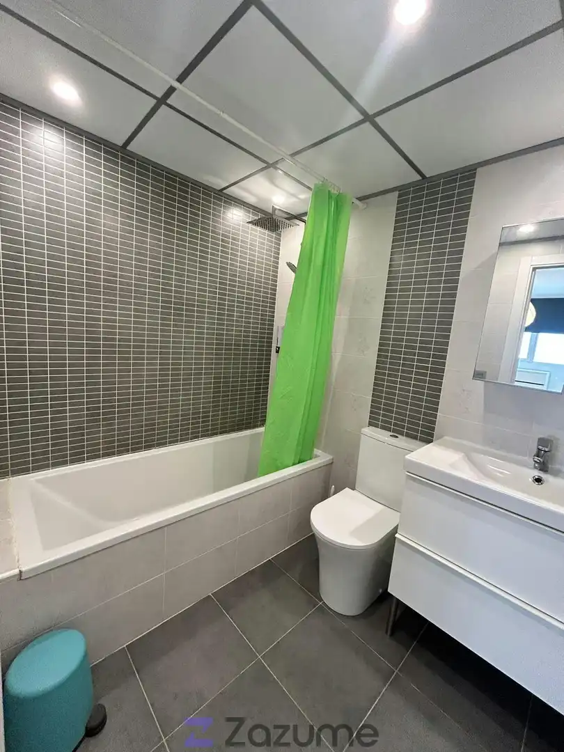 Baño de Piso de alquiler en Benetússer con Amueblado, Horno y Lavadora