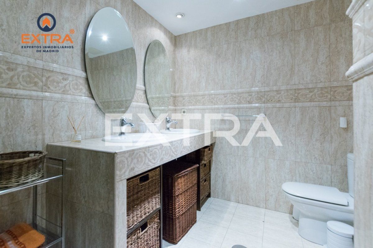 Baño de Piso de alquiler en  Madrid Capital con Aire acondicionado, Parquet y Amueblado