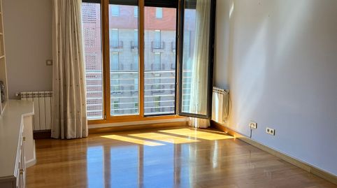 Foto 2 de Pis en venda a Calle Ernest Lluch, Valdenoja, Santander