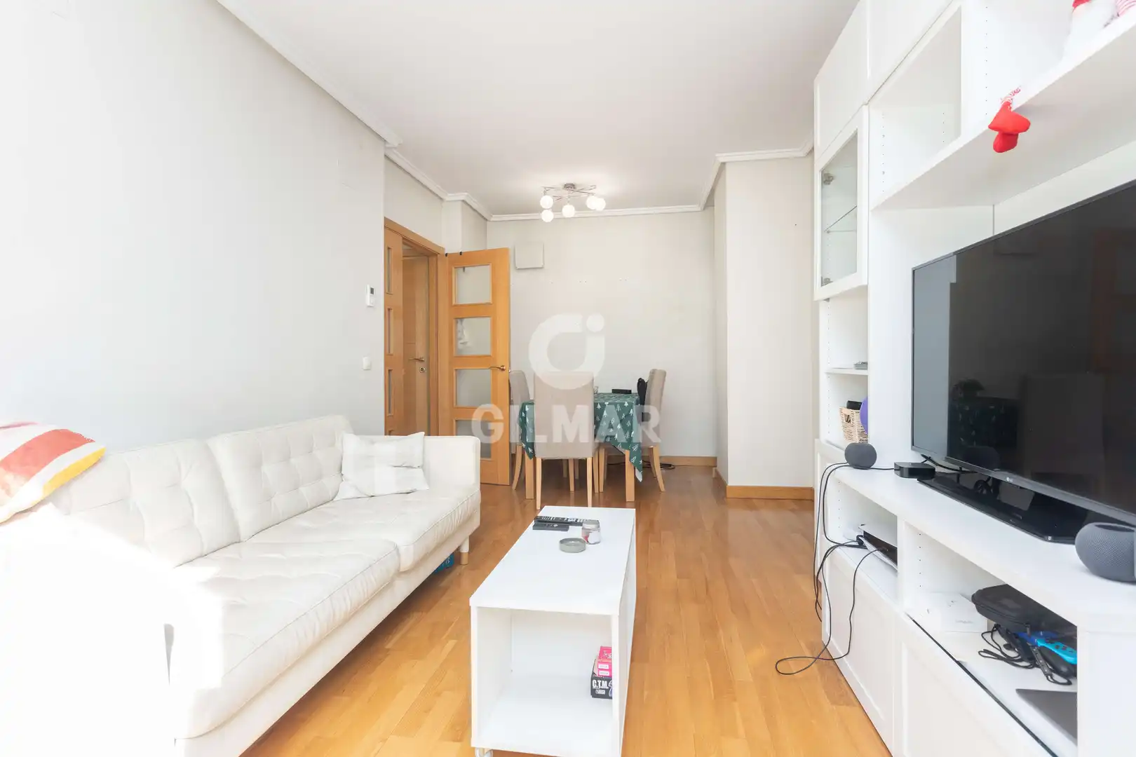 Sala de estar de Planta baja en venta en Madrid con Calefacción, Trastero y Piscina
