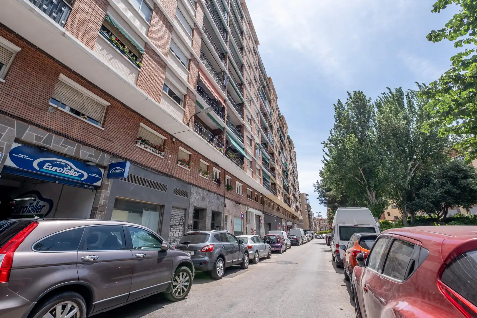 Außenansicht von Wohnung zum Verkauf in Zaragoza mit Klimaanlage und Heizung