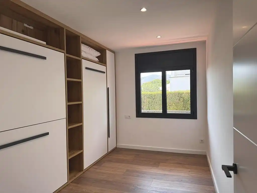 Bedroom of Apartments for sale in Llançà  with Air Conditioner, Heating and Terrace