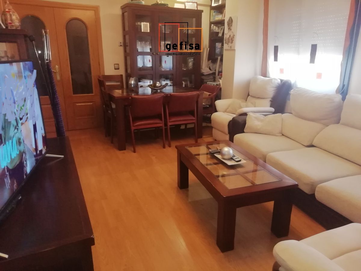 Sala d'estar de Casa o xalet en venda en Valdepeñas amb Aire condicionat, Calefacció i Terrassa