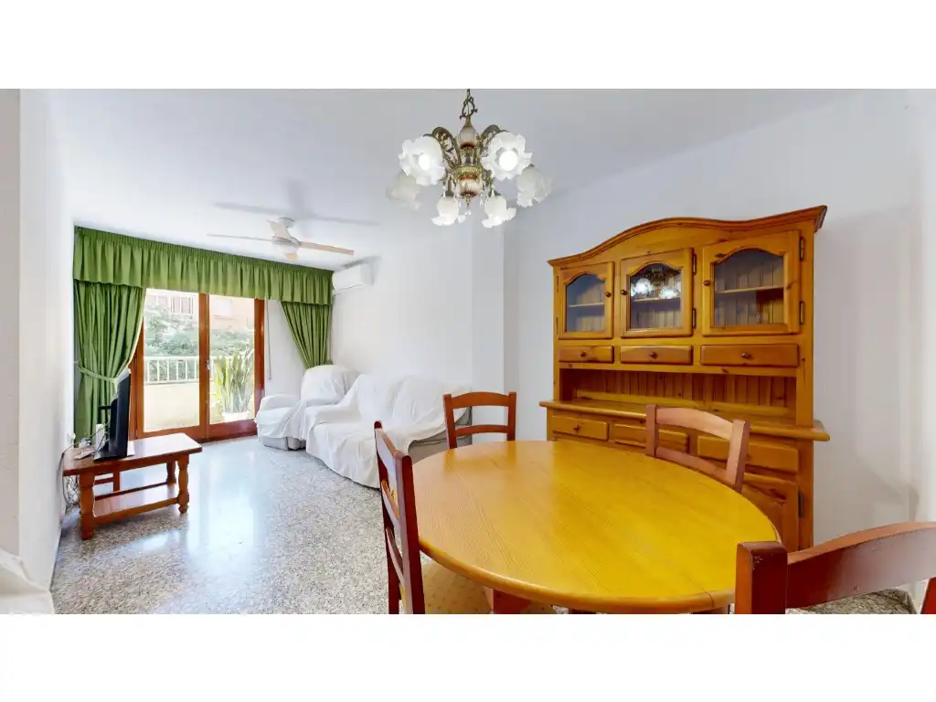 Vista exterior de Piso en venta en Castellón de la Plana / Castelló de la Plana con Aire acondicionado, Horno y Balcón