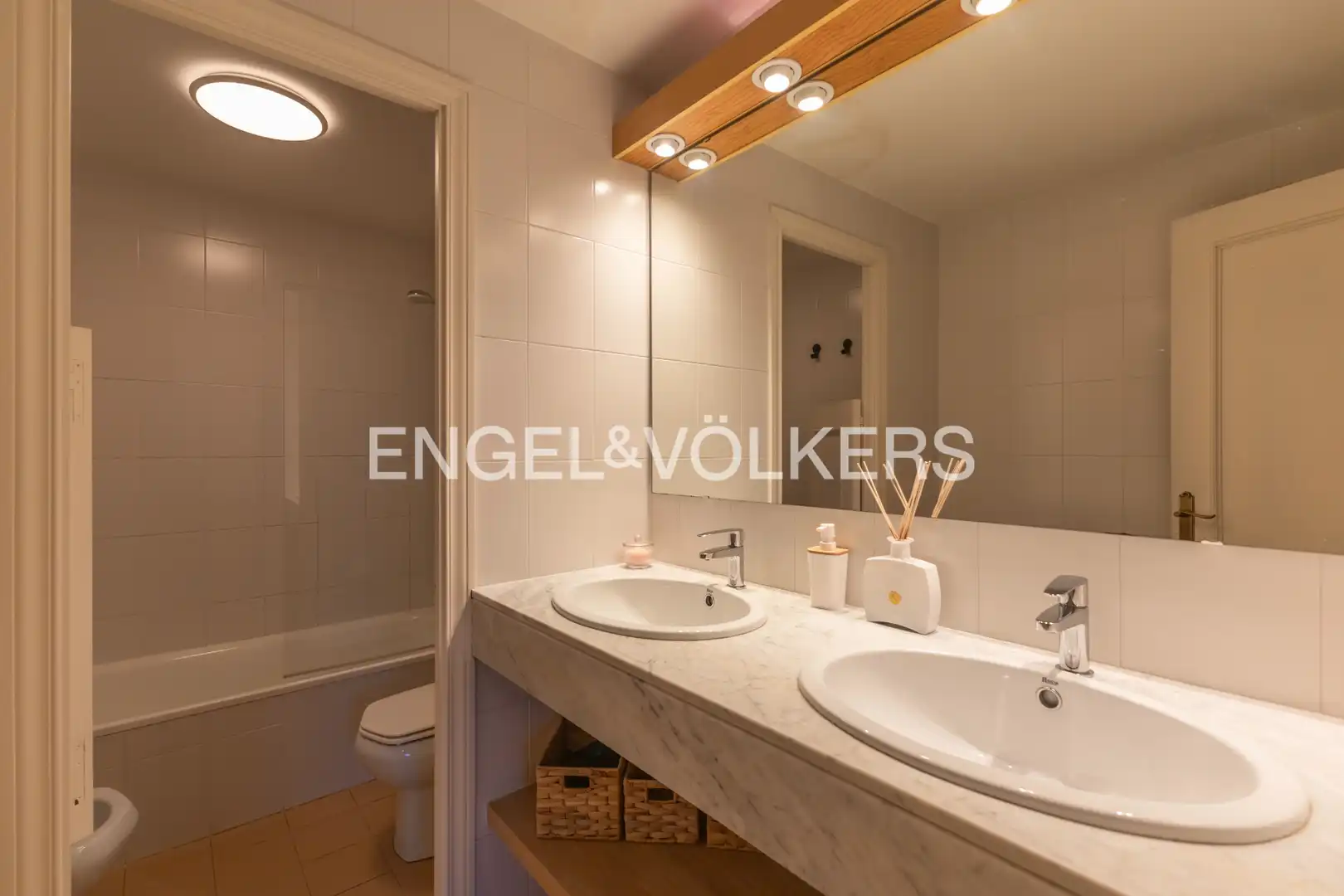 Baño de Casa adosada en venta en Ger con Calefacción, Jardín privado y Parquet