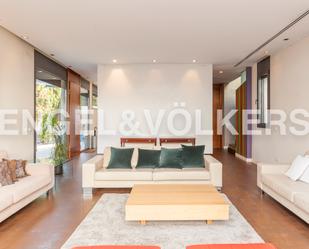 Living room of Single-family semi-detached to rent in  Madrid Capital  with Air Conditioner, Terrace and Swimming Pool