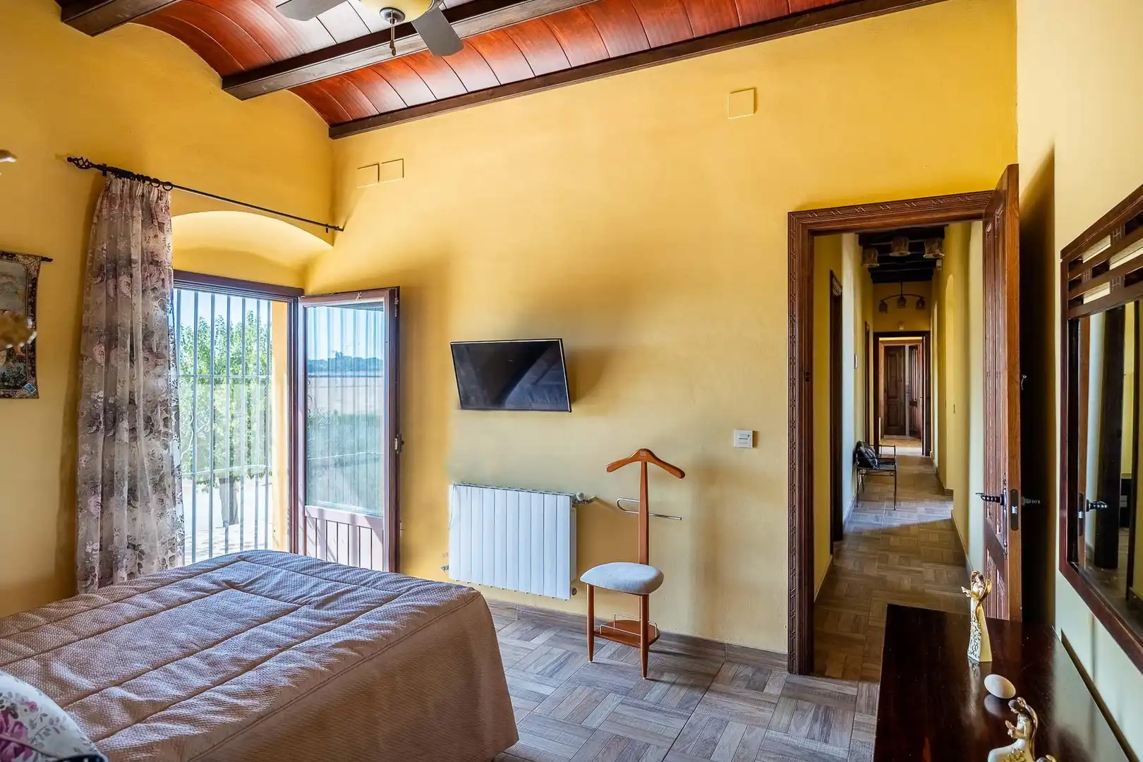 Habitación de Finca rústica en venta en Carmona con Calefacción, Jardín privado y Terraza